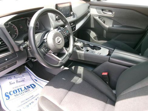 Used 2023 Nissan Rogue SV FWD image 12