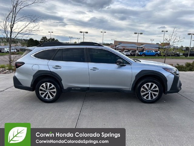Used 2024 Subaru Outback Premium AWD/4WD image 11