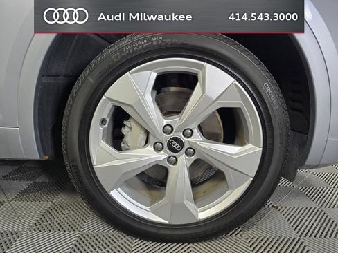 Used 2023 Audi Q5 2.0T Premium Plus w/ Premium Plus Package AWD/4WD image 2