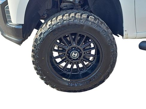 Used 2019 Chevrolet Silverado 1500 LT Trail Boss AWD/4WD image 30