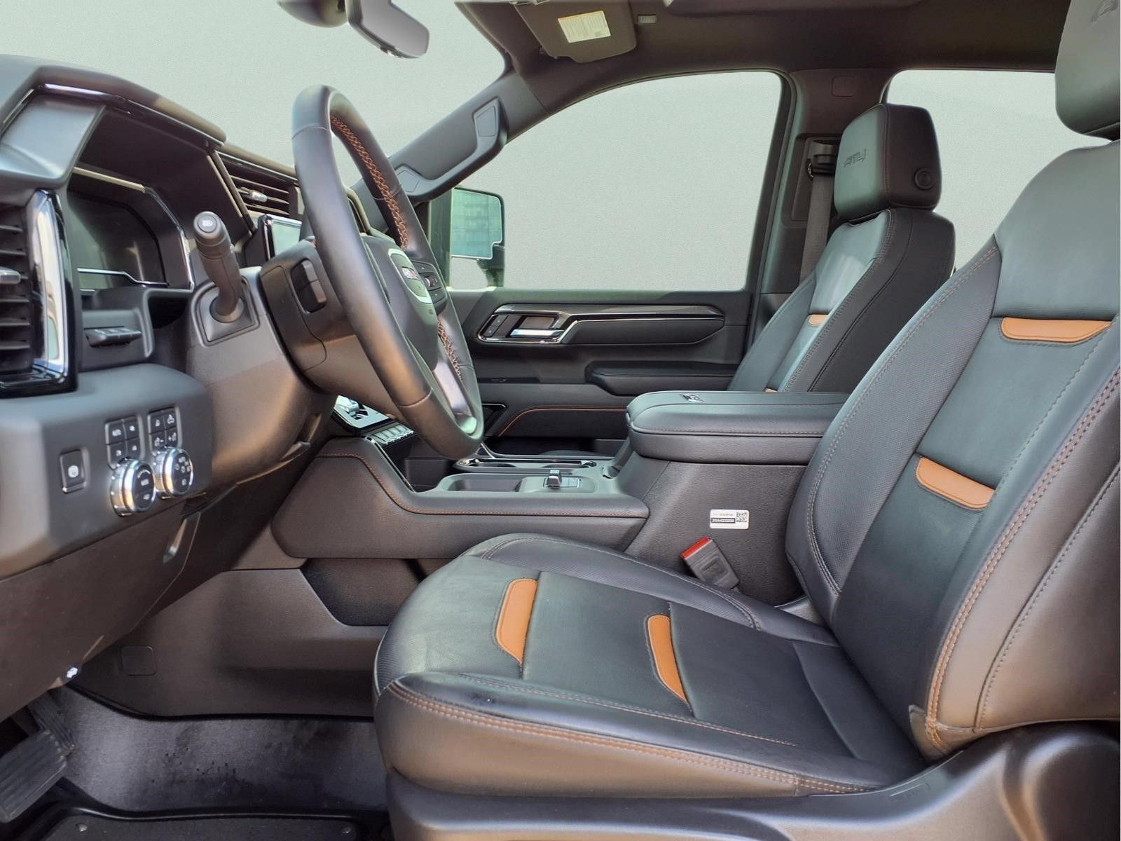 Used 2025 GMC Sierra 2500 AT4 w/ AT4 Premium Plus Package AWD/4WD image 10