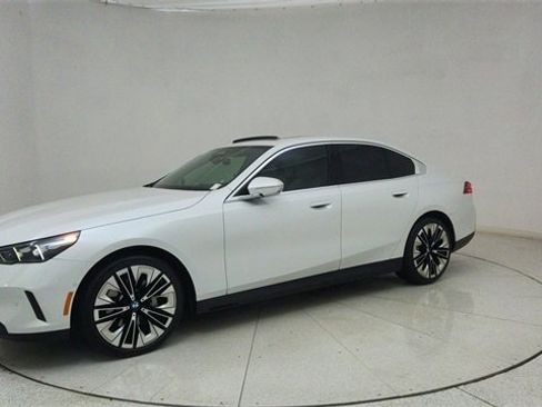 Used 2025 BMW 530i image 70