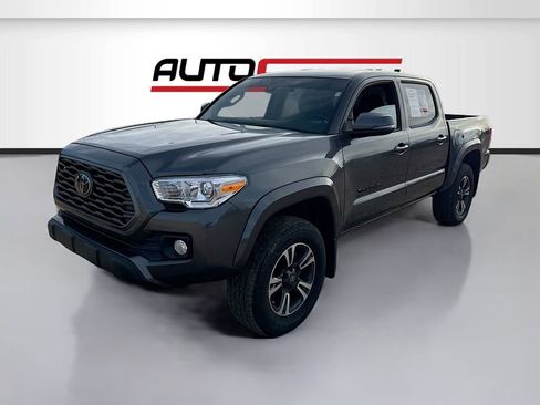 Used 2019 Toyota Tacoma TRD Sport AWD/4WD image 3