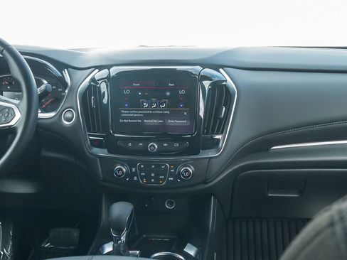 Used 2023 Chevrolet Traverse LT FWD image 12