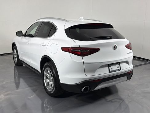 Used 2020 Alfa Romeo Stelvio RWD image 5