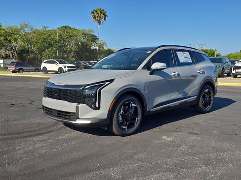 New 2026 Kia Sportage EX FWD image 4