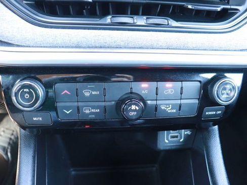 Used 2023 Jeep Compass Sport image 15