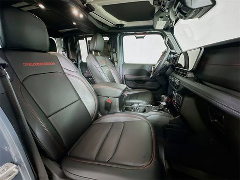 Used 2024 Jeep Gladiator Rubicon w/ Convenience Group image 12