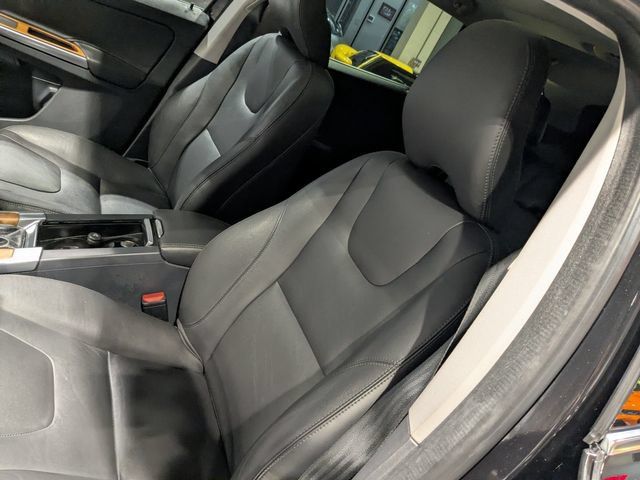Used 2017 Volvo XC60 T6 Inscription w/ Climate Package AWD/4WD image 25