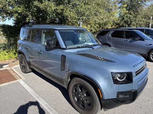 Used 2024 Land Rover Defender 110 X-Dynamic SE image 1