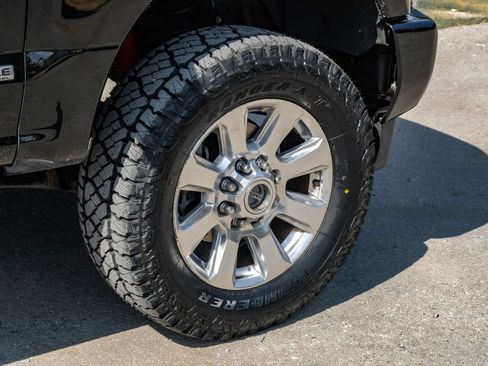 Used 2017 Ford F250 Platinum w/ Platinum Ultimate Package AWD/4WD image 56