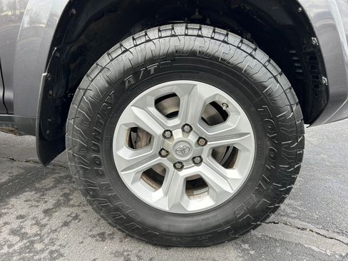 Used 2017 Toyota 4Runner SR5 image 28