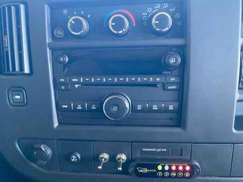Used 2008 Chevrolet Express 1500 AWD Passenger w/ LT Preferred Equipment Group image 20