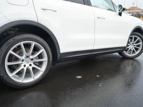 Used 2019 Porsche Cayenne S AWD/4WD image 5