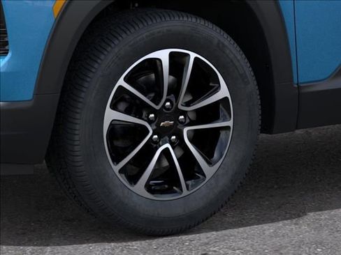 New 2026 Chevrolet TrailBlazer LT w/ Convenience Package FWD image 9