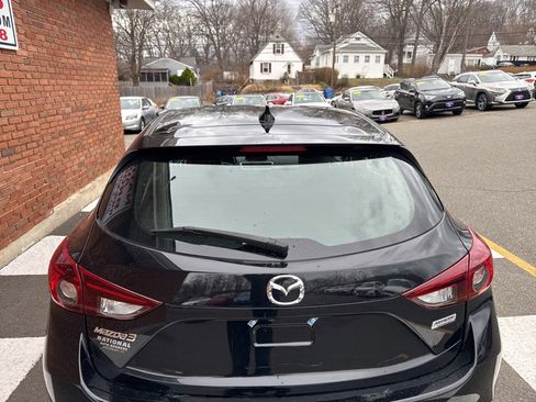 Used 2017 MAZDA MAZDA3 Grand Touring image 9