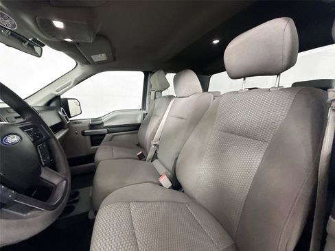 Used 2017 Ford F150 XLT image 3