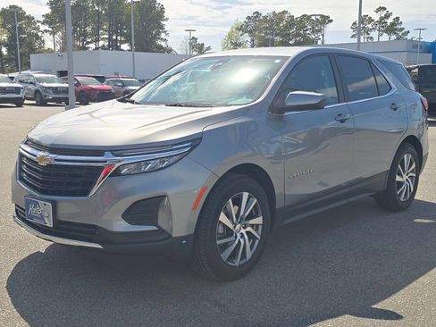 Used 2024 Chevrolet Equinox LT FWD image 1