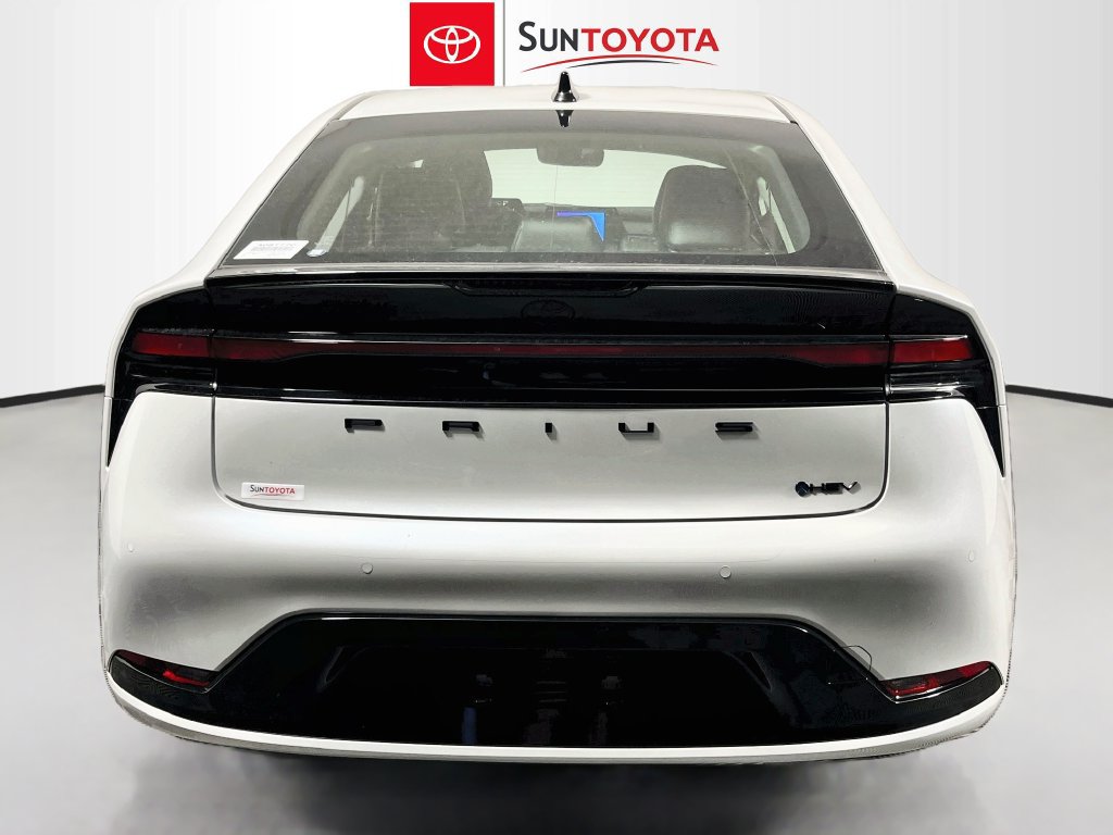 New 2027 Toyota Prius FWD image 4