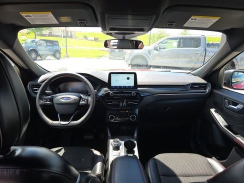 Used 2025 Ford Escape ST-Line AWD/4WD image 14
