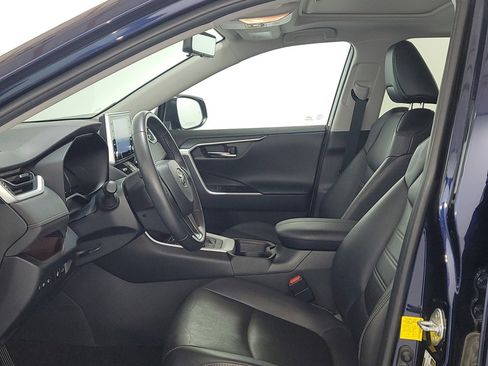 Used 2019 Toyota RAV4 Limited image 14