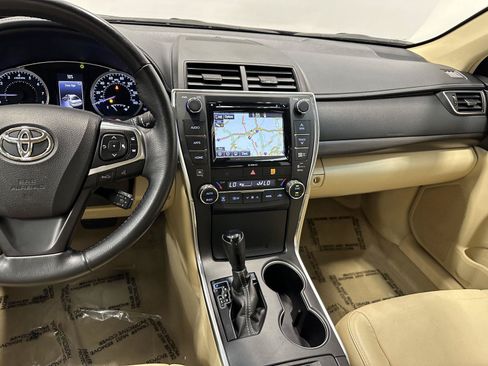 Used 2017 Toyota Camry XLE w/ Moonroof Package FWD image 20