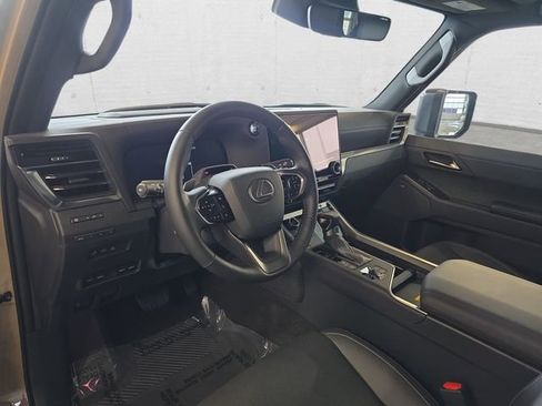 Used 2025 Lexus GX 550 image 16