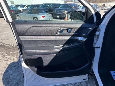 Used 2019 Ford Explorer XLT w/ Equipment Group 202A image 15