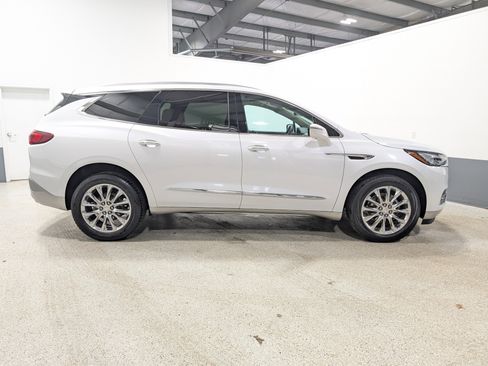 Used 2021 Buick Enclave Premium w/ Surround and Sites Package AWD/4WD image 2