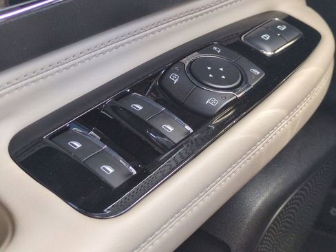 New 2026 Lincoln Corsair Premiere image 24