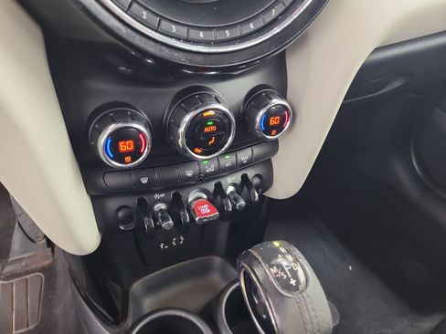 Used 2014 MINI Cooper 2-Door Hardtop FWD image 16