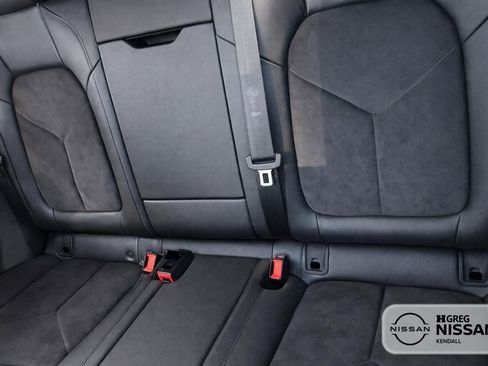 Used 2018 Porsche Macan AWD/4WD image 12