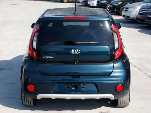 Used 2017 Kia Soul + image 6