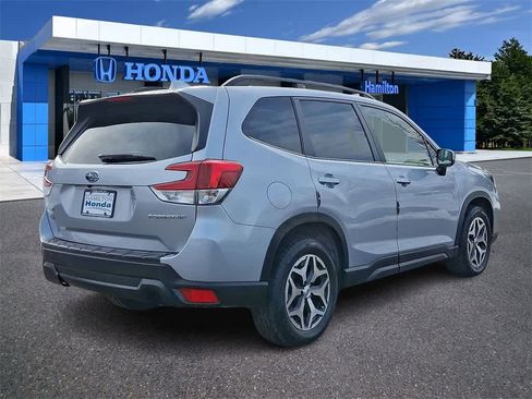 Used 2020 Subaru Forester Premium image 24