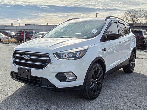 Used 2019 Ford Escape SE image 3