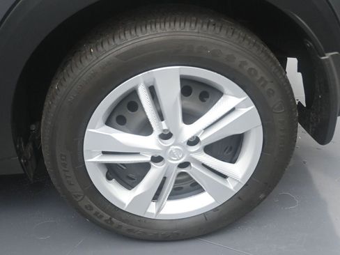 New 2025 Nissan Kicks Play S image 10