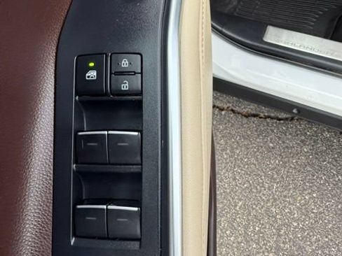 Used 2022 Toyota Highlander Platinum AWD/4WD image 15