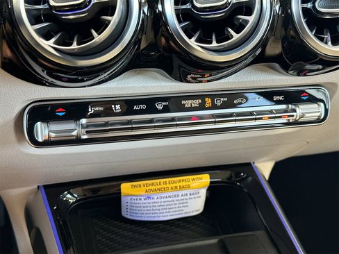 New 2025 Mercedes-Benz GLB 250 4MATIC image 21