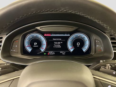 Used 2022 Audi Q8 Premium Plus image 10