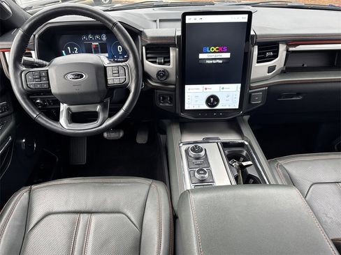 Used 2022 Ford Expedition Timberline image 9