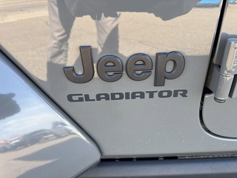 Used 2021 Jeep Gladiator Sport AWD/4WD image 10