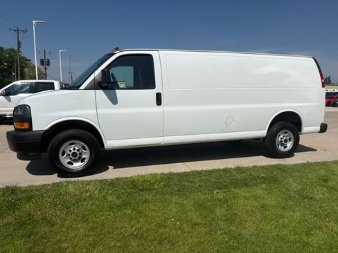 Used 2023 GMC Savana 2500 Extended w/ Driver Convenience Package RWD image 11