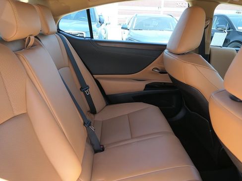 Used 2023 Lexus ES 300h w/ Premium Package FWD image 26