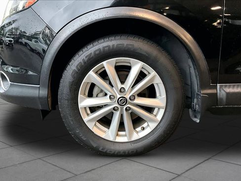 Used 2019 Nissan Rogue Sport SV w/ Technology Package FWD image 11