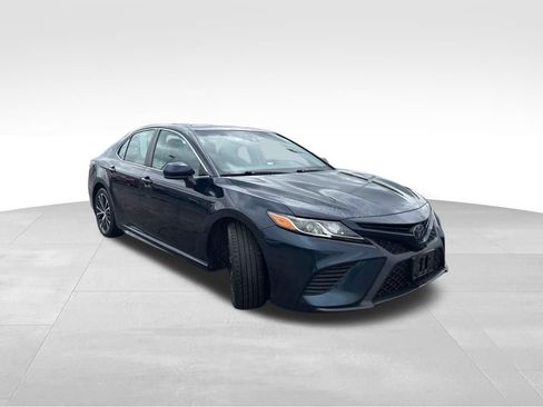Used 2018 Toyota Camry SE w/ Moonroof Package FWD image 7