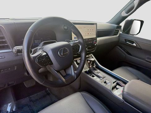Used 2024 Lexus GX 550 w/ Cold Area Package AWD/4WD image 7