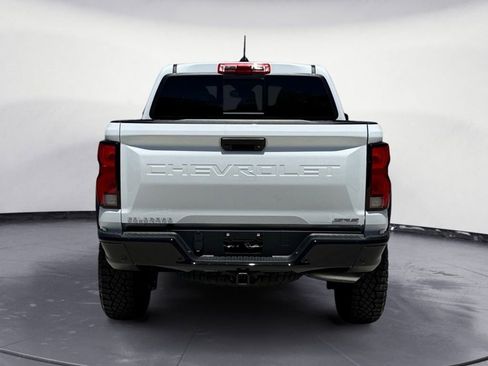 Used 2024 Chevrolet Colorado ZR2 w/ Technology Package AWD/4WD image 6