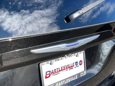 Used 2020 Chrysler Pacifica Limited image 13