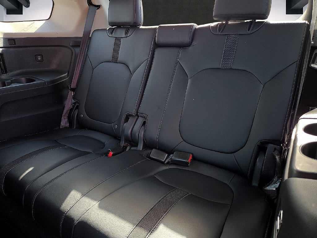 Used 2025 Honda Pilot EX-L image 9