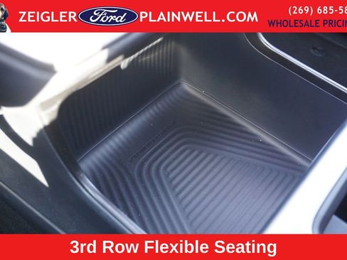 Used 2025 Ford Expedition Active image 32